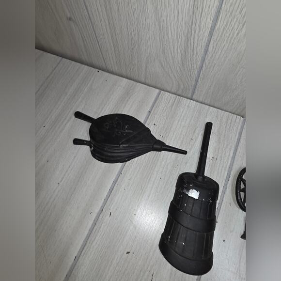 Vintage Set Of 3 Sexton Black Cast Iron Miniature Wall Decor Rustic Butter Churn - Picture 4 of 7